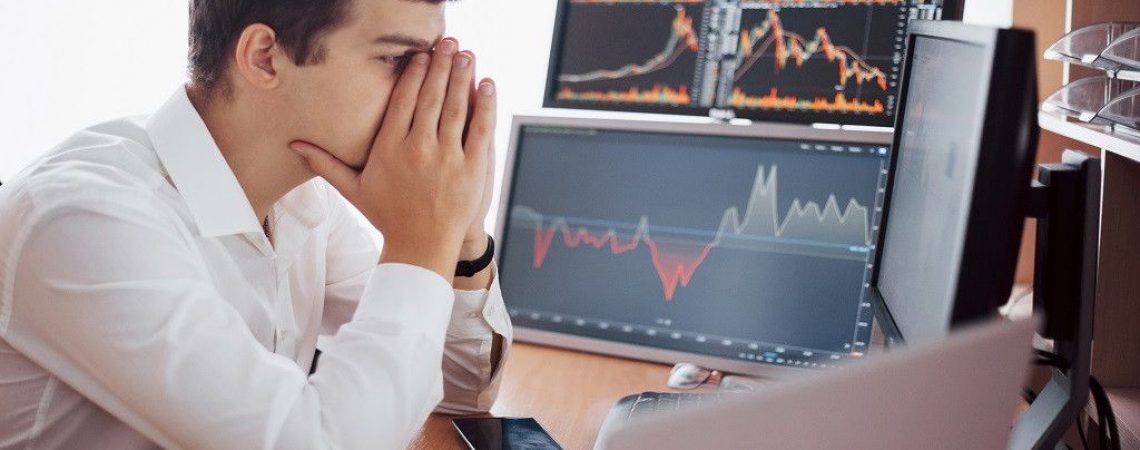 stockbroker-shirt-is-working-monitoring-room-with-display-screens-stock-exchange-trading-forex-finance-graphic-concept-businessmen-trading-stocks-online-2